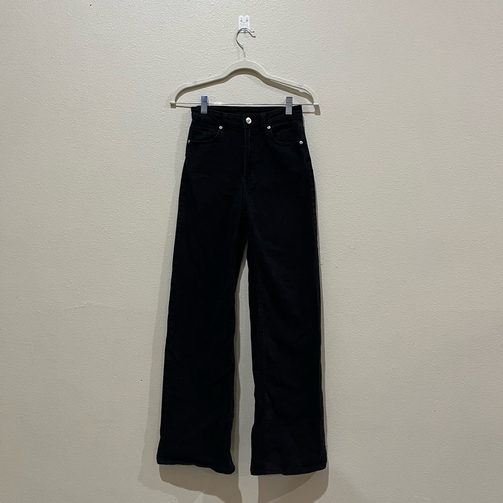 H&M High Waisted, Wide Leg Black Jeans Size 2